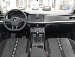 入门版大众朗逸内饰不忍直视，果断向高配看齐升级