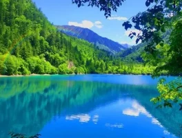 国内夏季避暑好去处，这12个人少清爽之地，挑一个小住几日？