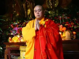 释永信16岁便削发为僧，其家庭背景究竟怎样？为何非要出家？