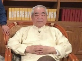 结婚仅1年，老夫少妻的残酷真相，在范曾身上尽显