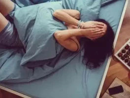 这届年轻人真的躺平了？——深度剖析周末谈背后真相