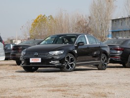 抢先体验改款迈腾：免触摸后盖设计，实用功能全面解析