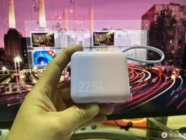 能拎着走还自带两根充电线的充电宝，为何成网红单品？
