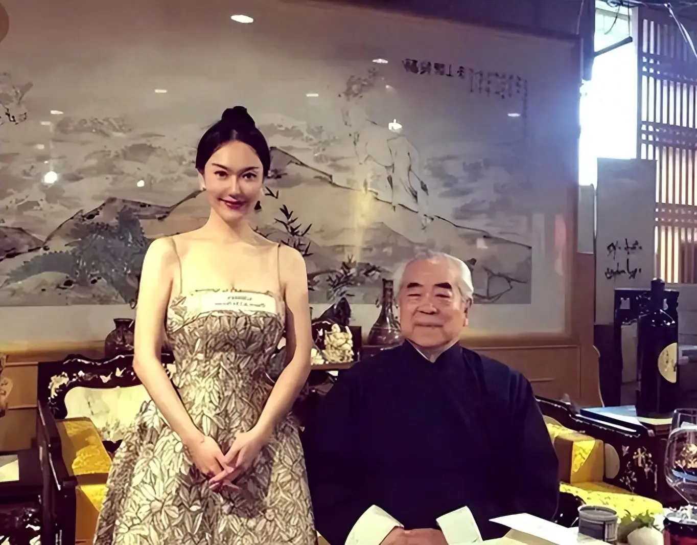 范曾娇妻卷款跑路_范曾徐萌婚姻危机_范增徐萌