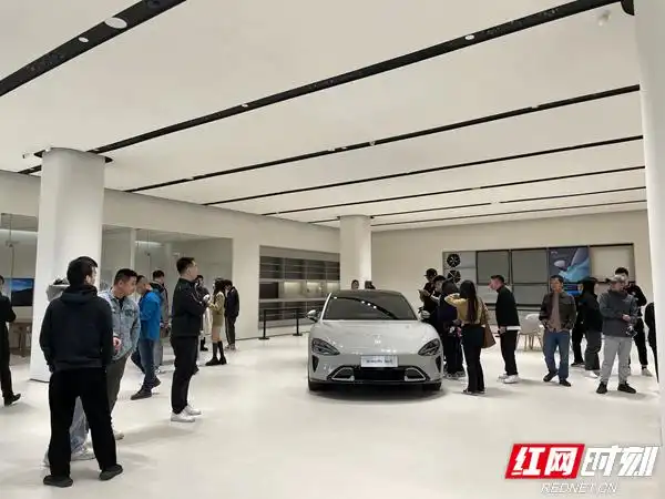 小米汽车SU7价格预测_小米su7_小米SU7长沙首展