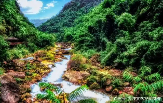 避暑胜地云南香格里拉旅游攻略_雨崩徒步路线攻略_7-8月份避暑最佳地方