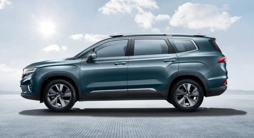 吉利豪越 7座SUV_国产空间最大的suv_中型SUV空间推荐