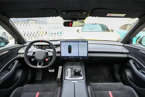 小米SU7 Ultra配置下架_小米SU7 8月购车政策_小米汽车