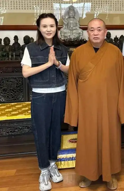 释永信与美女合影事件_少林寺释永信私生活_释永信到底是怎样的人