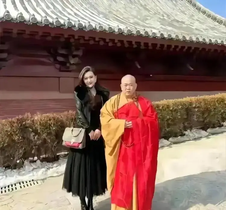 释永信到底是怎样的人_释永信与美女合影事件_少林寺释永信私生活